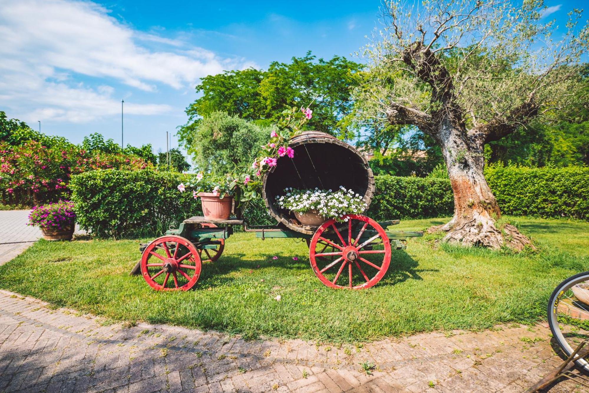 Due Ponti Village เชเซนาติโก ภายนอก รูปภาพ